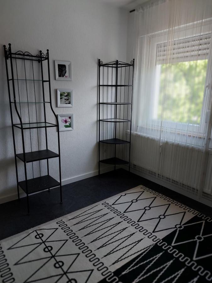 Wohnung Mona Херфорд Екстериор снимка